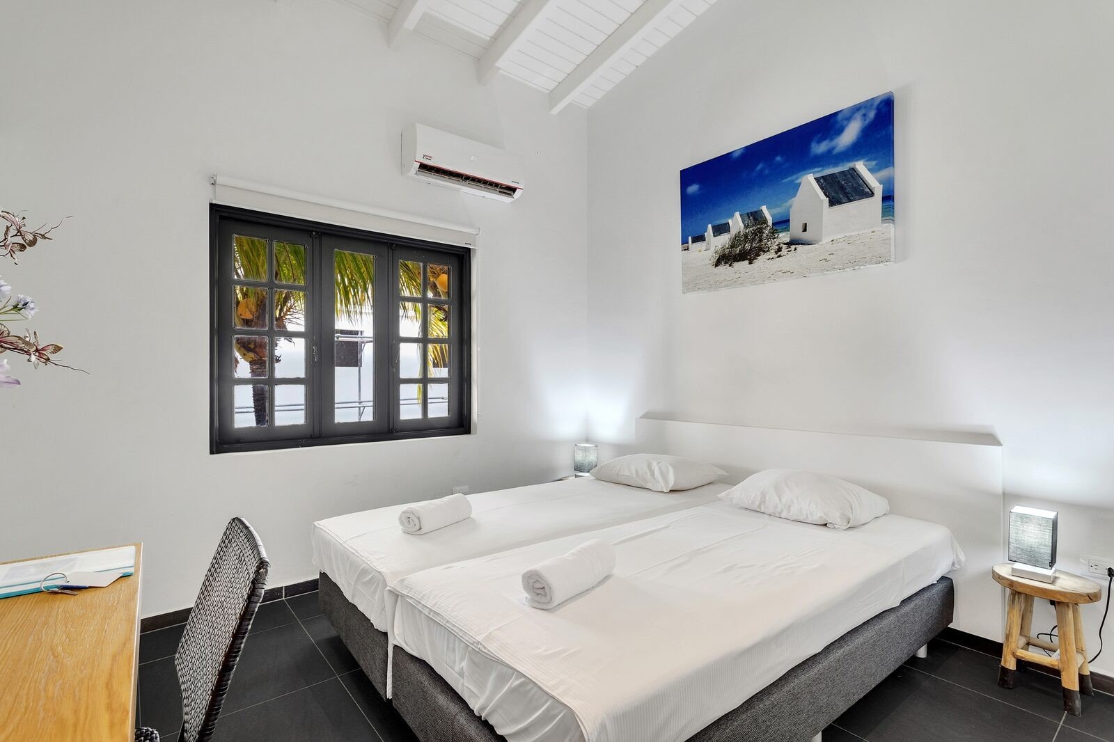 Resort bonaire hotelkamer 2 personen twee comfortabele bedden