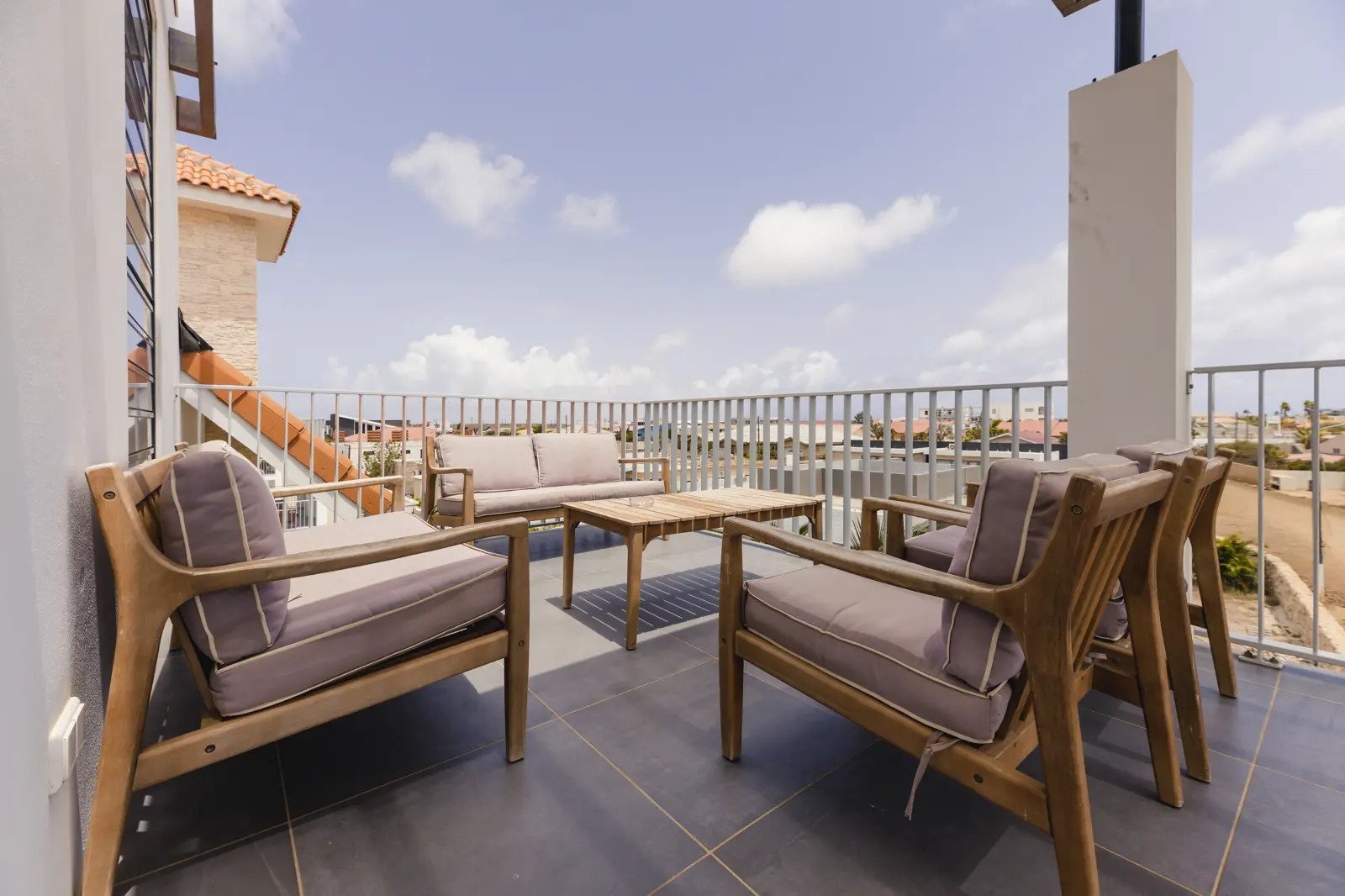Resort bonaire penthouse abudante ruim terras met comfortabele tuinset