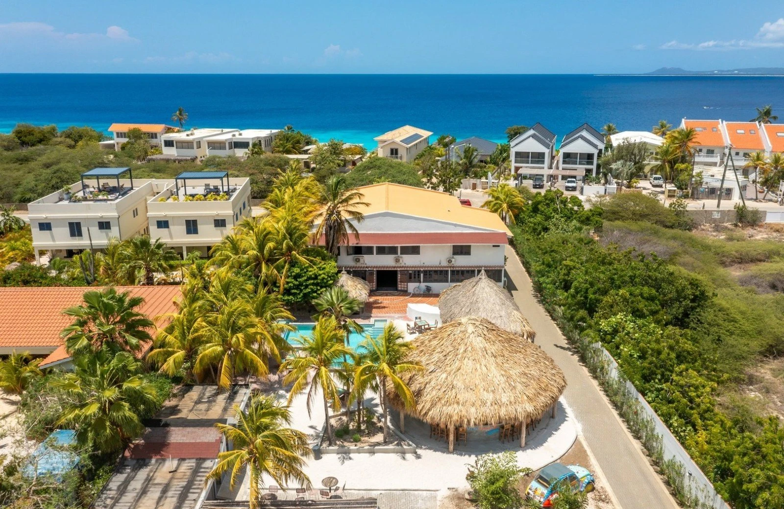 Vakantiepark resort bonaire aan zee met prachtige appartementen en hotelkamers